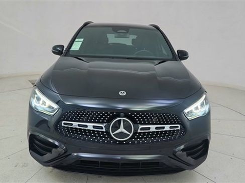 Used 2025 Mercedes-Benz GLA 250 4MATIC image 13