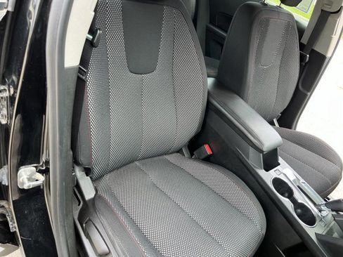 Used 2017 Chevrolet Equinox LS FWD image 28