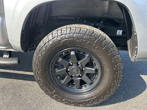 Used 2023 Toyota Tacoma SR AWD/4WD image 37