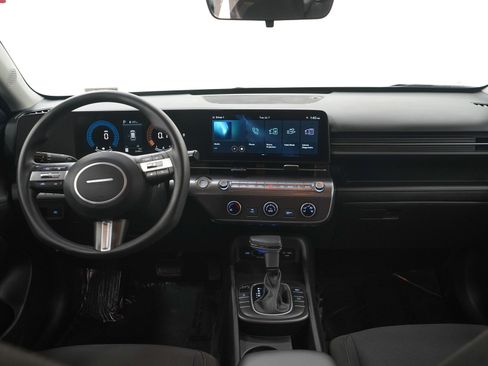 Used 2025 Hyundai Kona SE AWD/4WD image 15