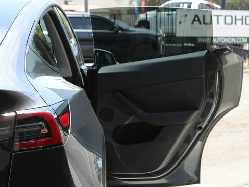 Used 2023 Tesla Model Y Long Range AWD/4WD image 10