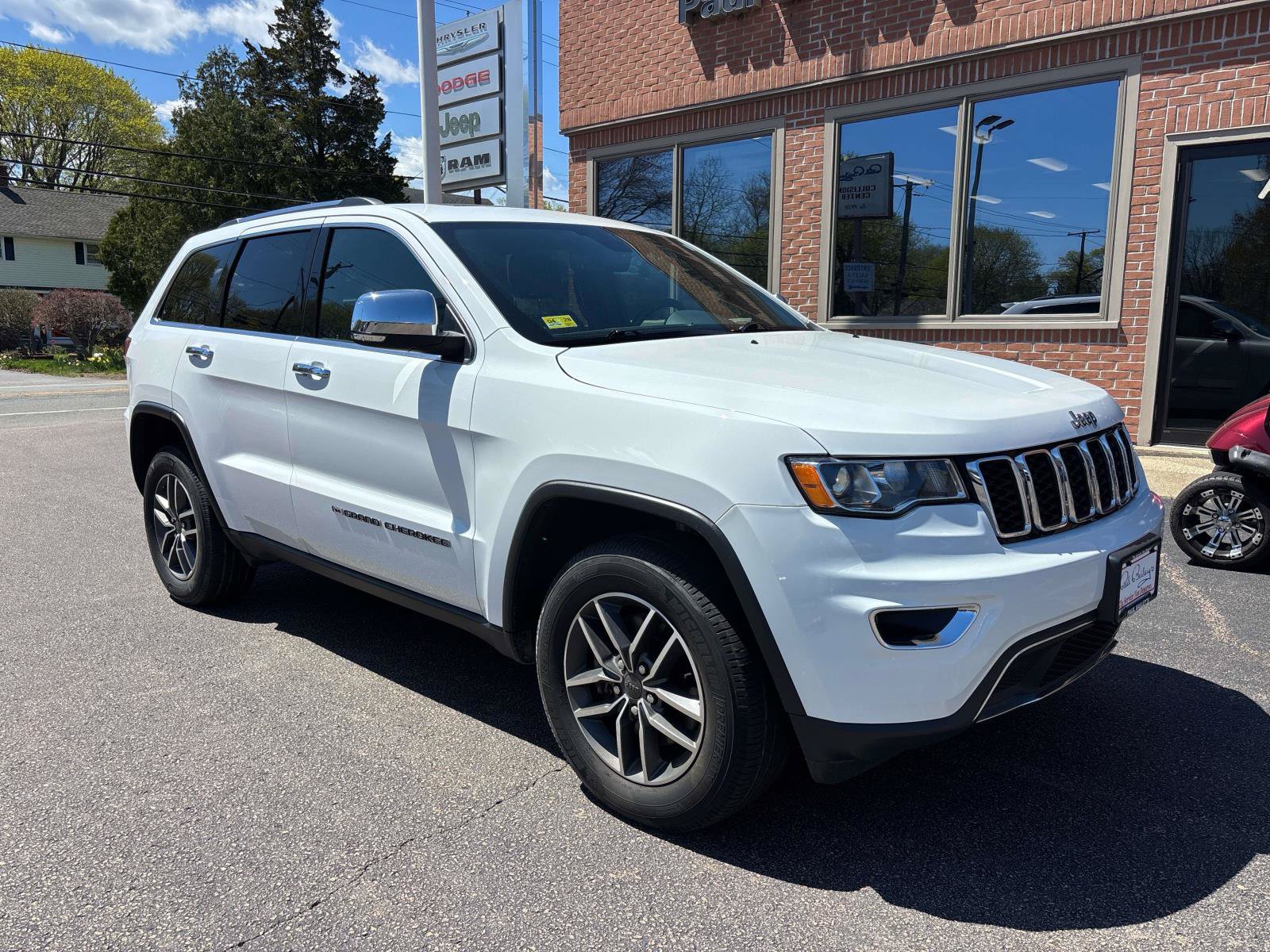 Used 2022 Jeep Grand Cherokee Limited AWD/4WD image 26
