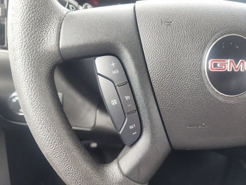 Used 2020 GMC Savana 2500 LS w/ Driver Convenience Package image 40