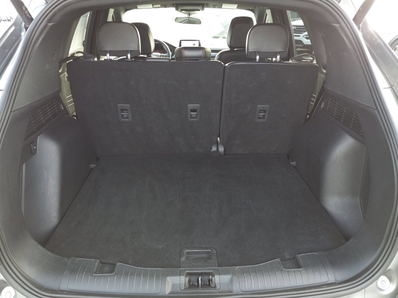 Used 2024 Ford Escape ST-Line w/ Cold Weather Package FWD image 12