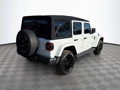 Used 2023 Jeep Wrangler Unlimited Sahara w/ Cold Weather Group image 6