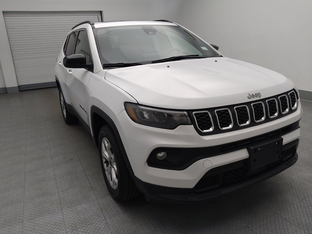 Used 2025 Jeep Compass Latitude w/ Sun & Sound Group AWD/4WD image 14