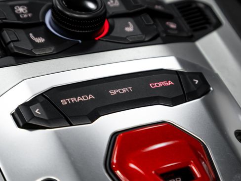 Used 2015 Lamborghini Aventador LP 700-4 image 79