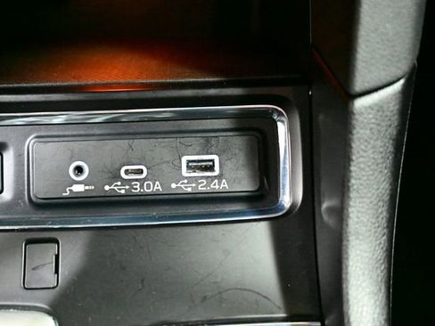 Used 2024 Subaru Ascent Premium w/ Convenience Package image 29