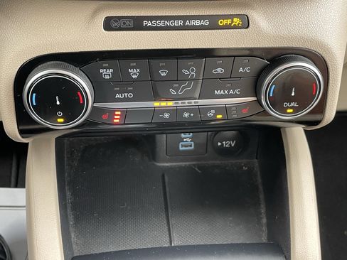 Used 2022 Ford Escape SEL image 27