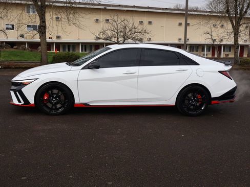 Used 2025 Hyundai Elantra N image 3