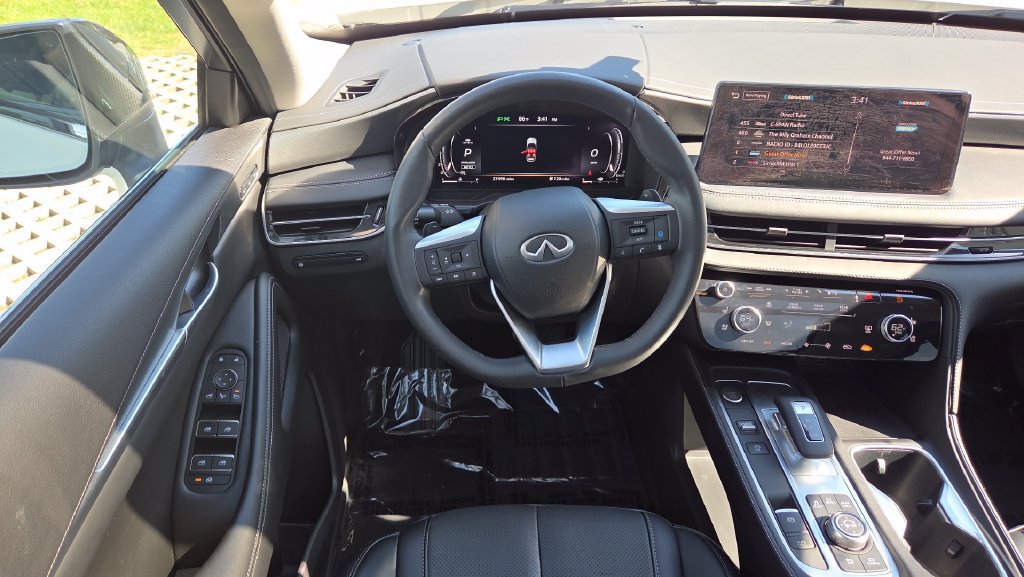 Used 2023 INFINITI QX60 Luxe w/ Cargo Package AWD/4WD image 19