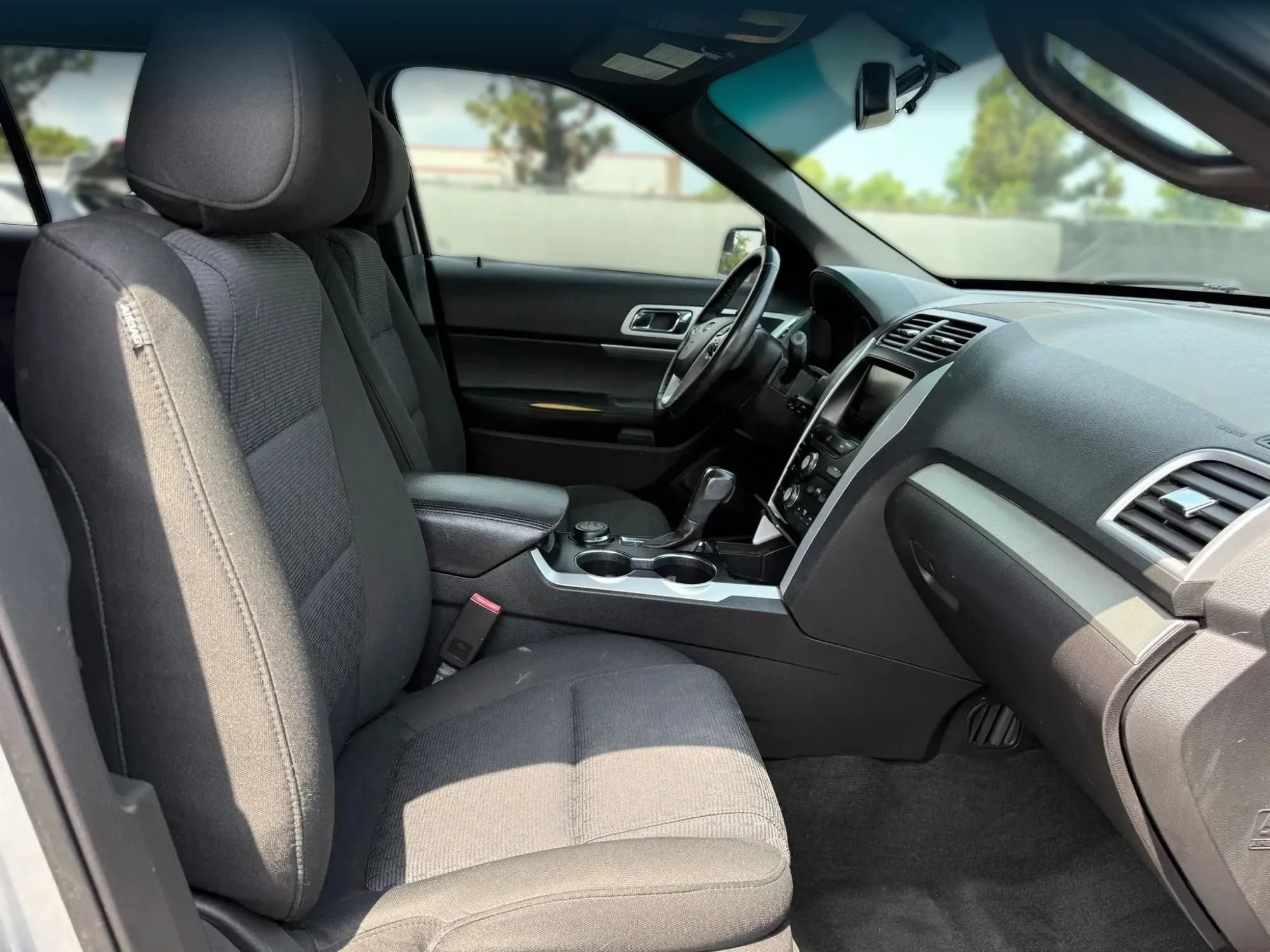 Used 2015 Ford Explorer XLT w/ Equipment Group 201A AWD/4WD image 18