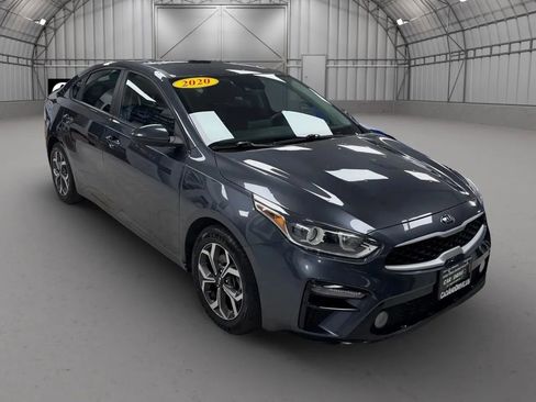 Used 2020 Kia Forte LXS image 3