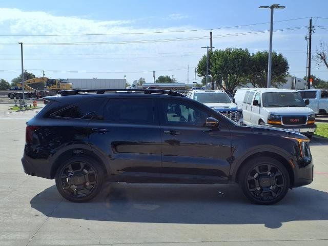 Used 2025 Kia Sorento SX AWD/4WD image 2