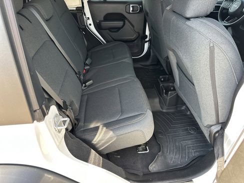 Used 2025 Jeep Wrangler Unlimited Sport AWD/4WD image 16