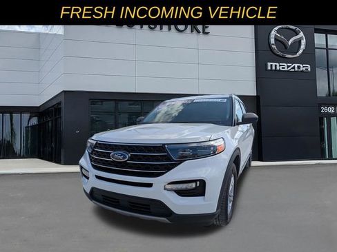 Used 2023 Ford Explorer XLT w/ Equipment Group 202A RWD image 6