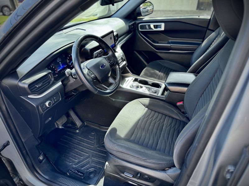 Used 2020 Ford Explorer XLT AWD/4WD image 8
