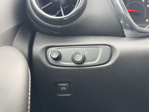 Used 2023 Chevrolet Blazer LT image 23