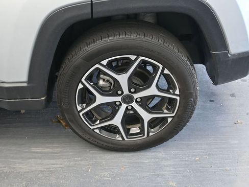 Used 2025 Jeep Compass Limited AWD/4WD image 15