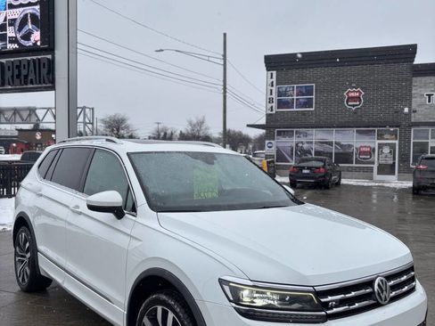 Used 2020 Volkswagen Tiguan SEL Premium R-Line w/ 3rd Row Seat Package AWD/4WD image 1
