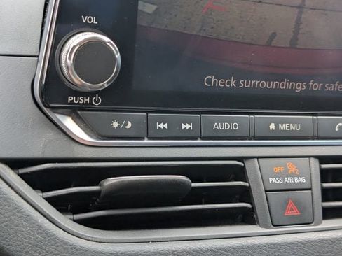 Used 2019 Nissan Altima 2.5 SV image 15