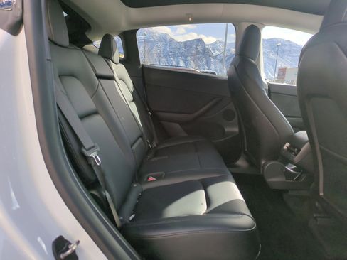 Used 2021 Tesla Model Y Performance image 32