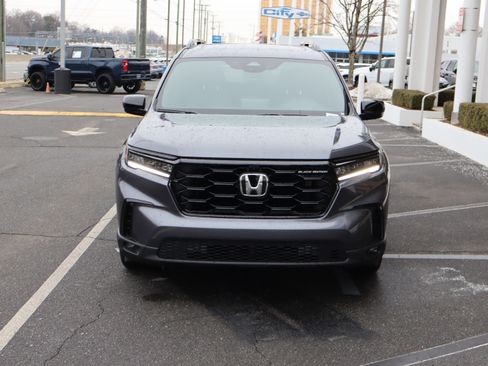 Used 2025 Honda Pilot Black Edition image 3