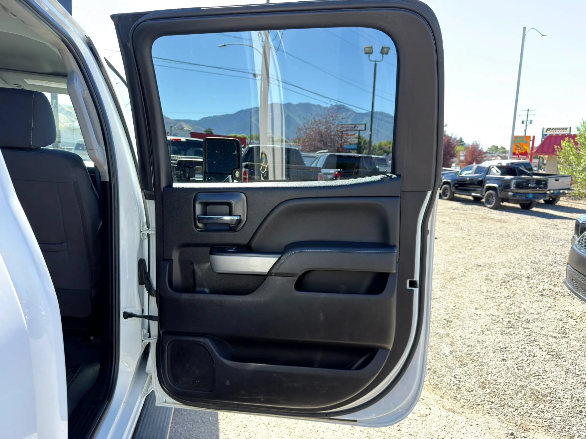 Used 2019 Chevrolet Silverado 2500 LT AWD/4WD image 14