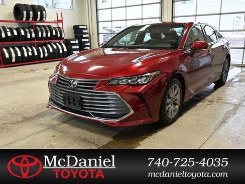 Used 2022 Toyota Avalon XLE image 1
