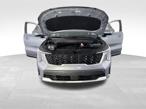 Certified 2024 Kia Sorento LX FWD image 13