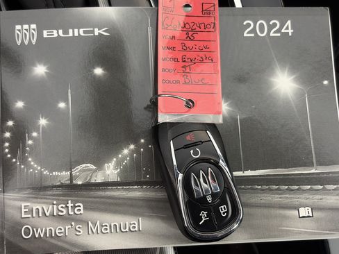 Used 2025 Buick Envista Sport Touring w/ Convenience I Package FWD image 37