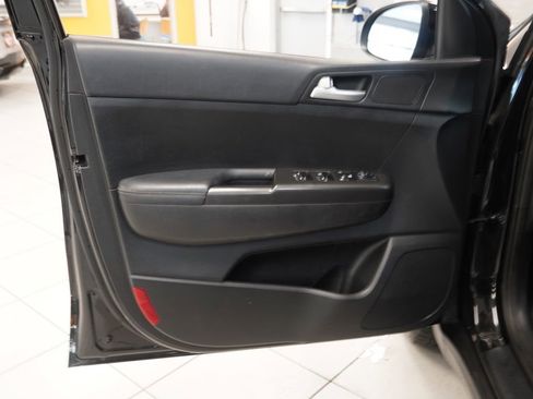 Used 2018 Kia Sportage LX FWD image 5