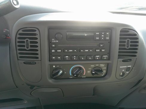 Used 2002 Ford F150 XL image 13