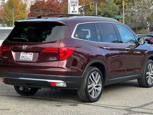 Used 2017 Honda Pilot Elite image 4