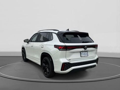 New 2026 Volkswagen Tiguan SE R-Line FWD image 3