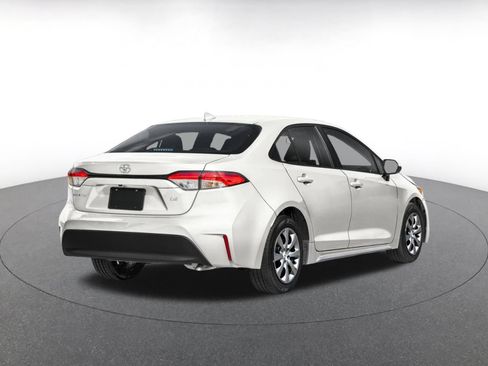Used 2025 Toyota Corolla LE FWD image 2