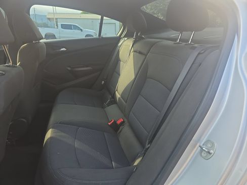 Used 2018 Chevrolet Cruze LT w/ Convenience Package FWD image 24