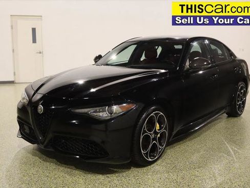 Used 2021 Alfa Romeo Giulia Ti Sport w/ Carbon Package AWD/4WD image 3