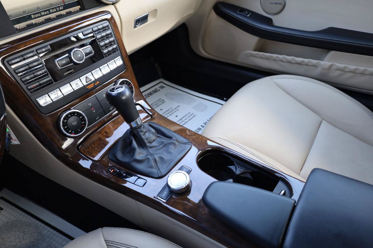 Used 2015 Mercedes-Benz SLK 350 image 10
