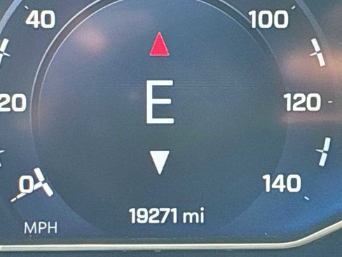 Used 2023 Chevrolet Silverado 1500 High Country w/ Technology Package image 12