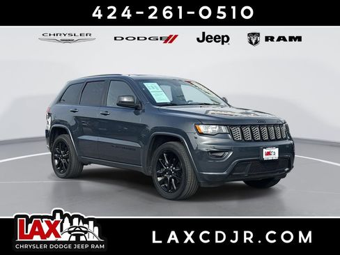 Used 2017 Jeep Grand Cherokee Altitude image 1
