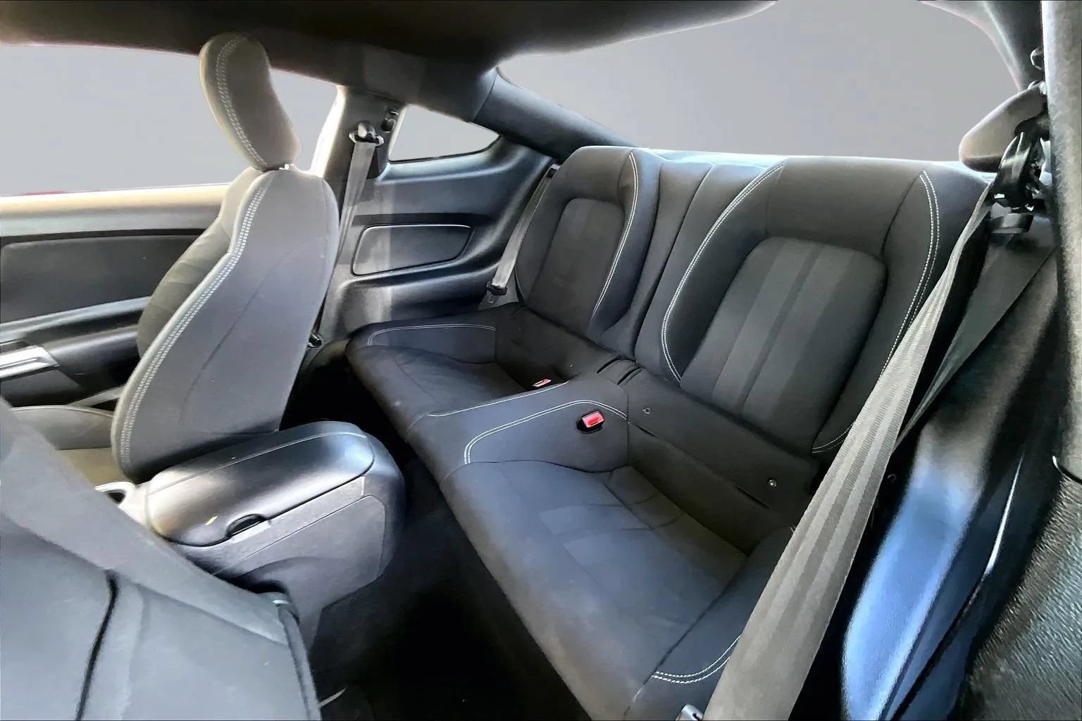 Used 2019 Ford Mustang Coupe w/ Equipment Group 101A RWD image 19