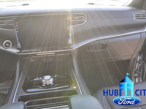 Used 2024 Jeep Wagoneer L Series II image 20