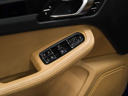 Used 2017 Porsche Macan image 40