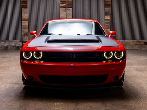 Used 2016 Dodge Challenger R/T Scat Pack image 2