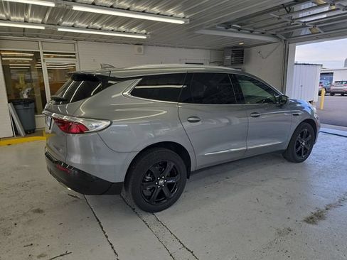 Used 2023 Buick Enclave Essence AWD/4WD image 6