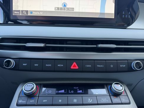 Used 2025 Hyundai Palisade SEL FWD image 11