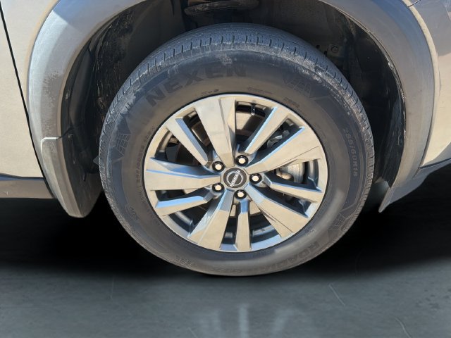 Used 2023 Nissan Pathfinder SV FWD image 9