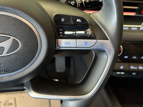 Used 2024 Hyundai Elantra Limited image 10