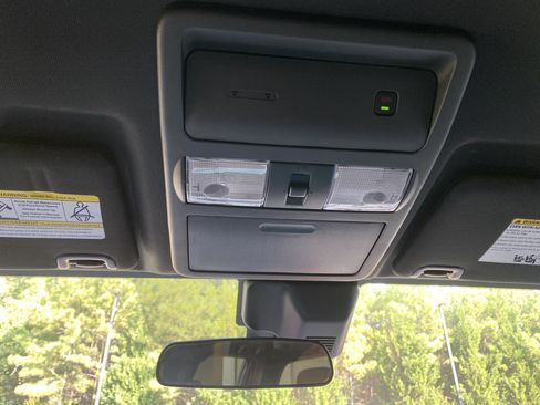Used 2025 Nissan Frontier PRO-4X w/ Pro Convenience Package AWD/4WD image 32